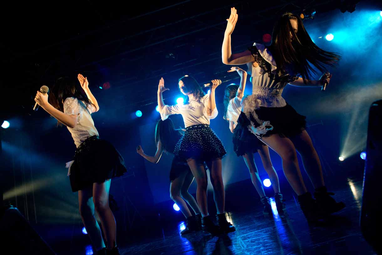 東京女子流「DOUBLE COLOR session1.」ライブの様子。