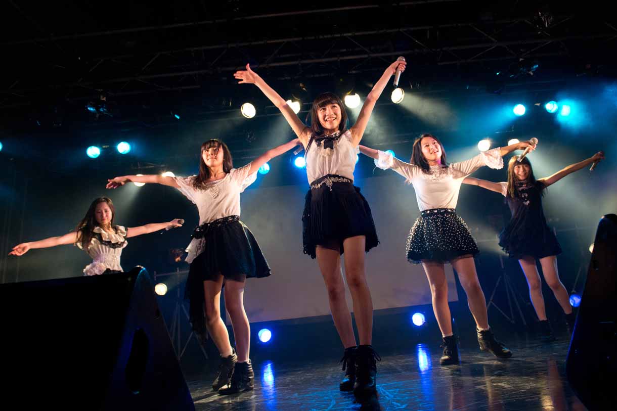 東京女子流「DOUBLE COLOR session1.」ライブの様子。