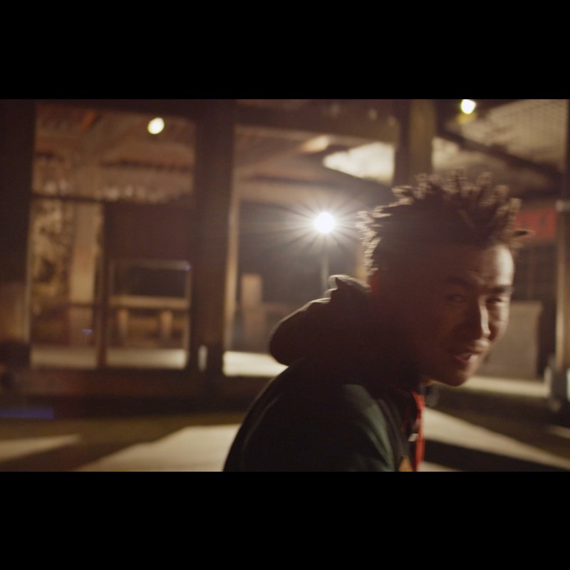 ANARCHY「RIGHT HERE」ビデオクリップのワンシーン。