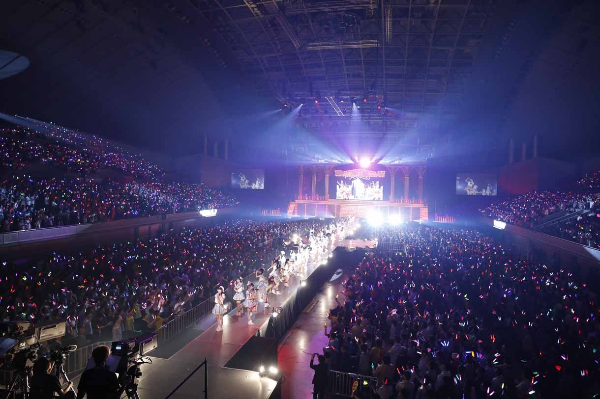 HKT48「HKT48アリーナツアー ～可愛い子にはもっと旅をさせよ～」ライブの様子。 (c)AKS
