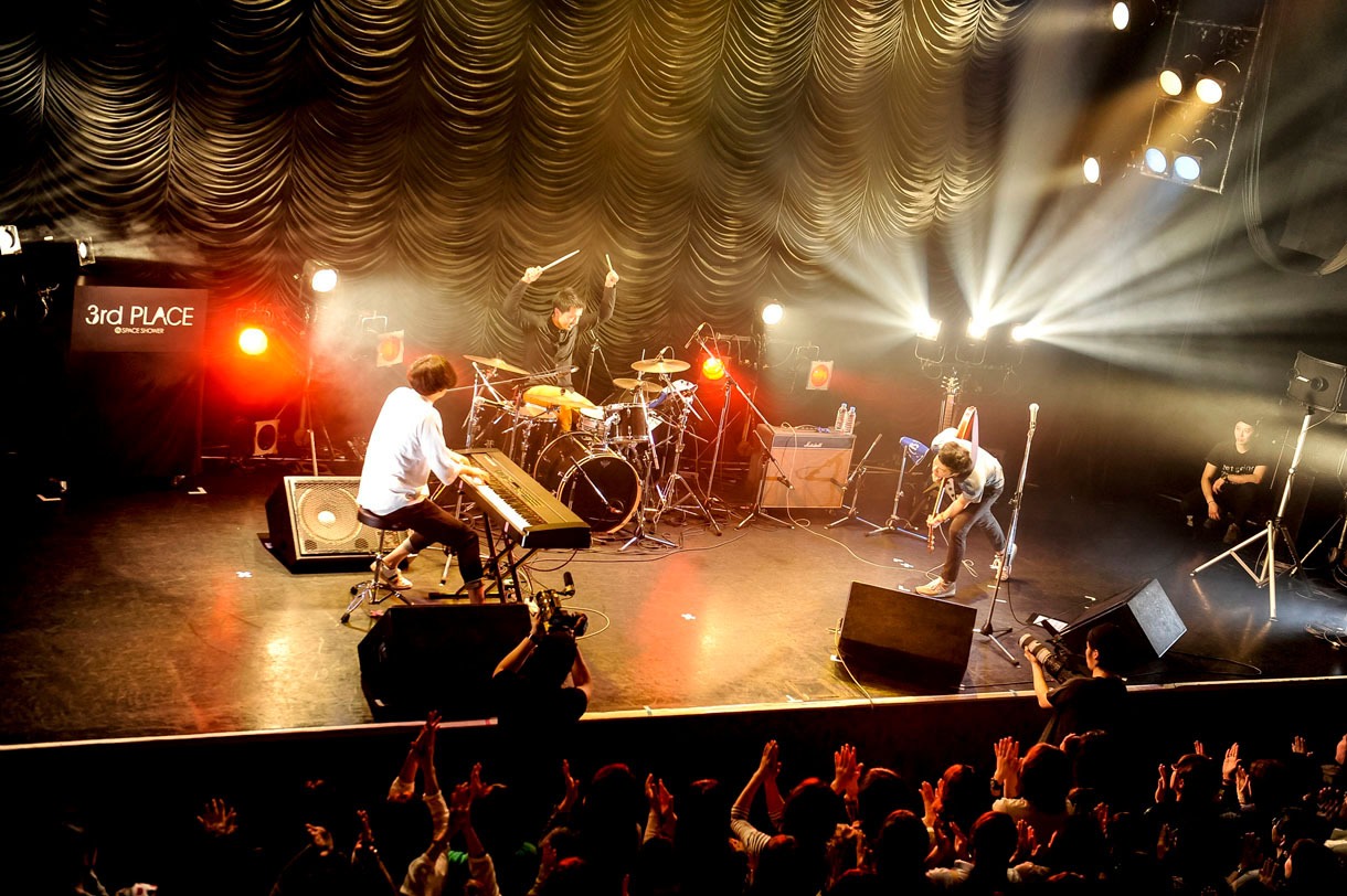 天才バンド（Photo by Takahiro Kugino）