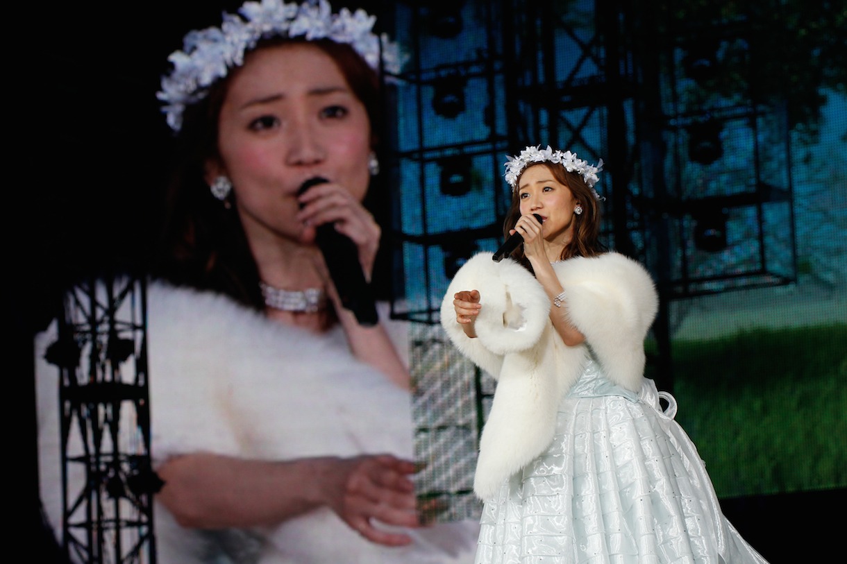 AKB48「AKB48単独 春コン in 国立競技場～思い出は全部ここに捨てていけ！～」の様子。(c)AKS