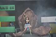 AKB48「AKB48単独 春コン in 国立競技場～思い出は全部ここに捨てていけ！～」の様子。(c)AKS