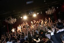 The Mirraz、キュウソネコカミ、N'夙川BOYSのコラボの様子。