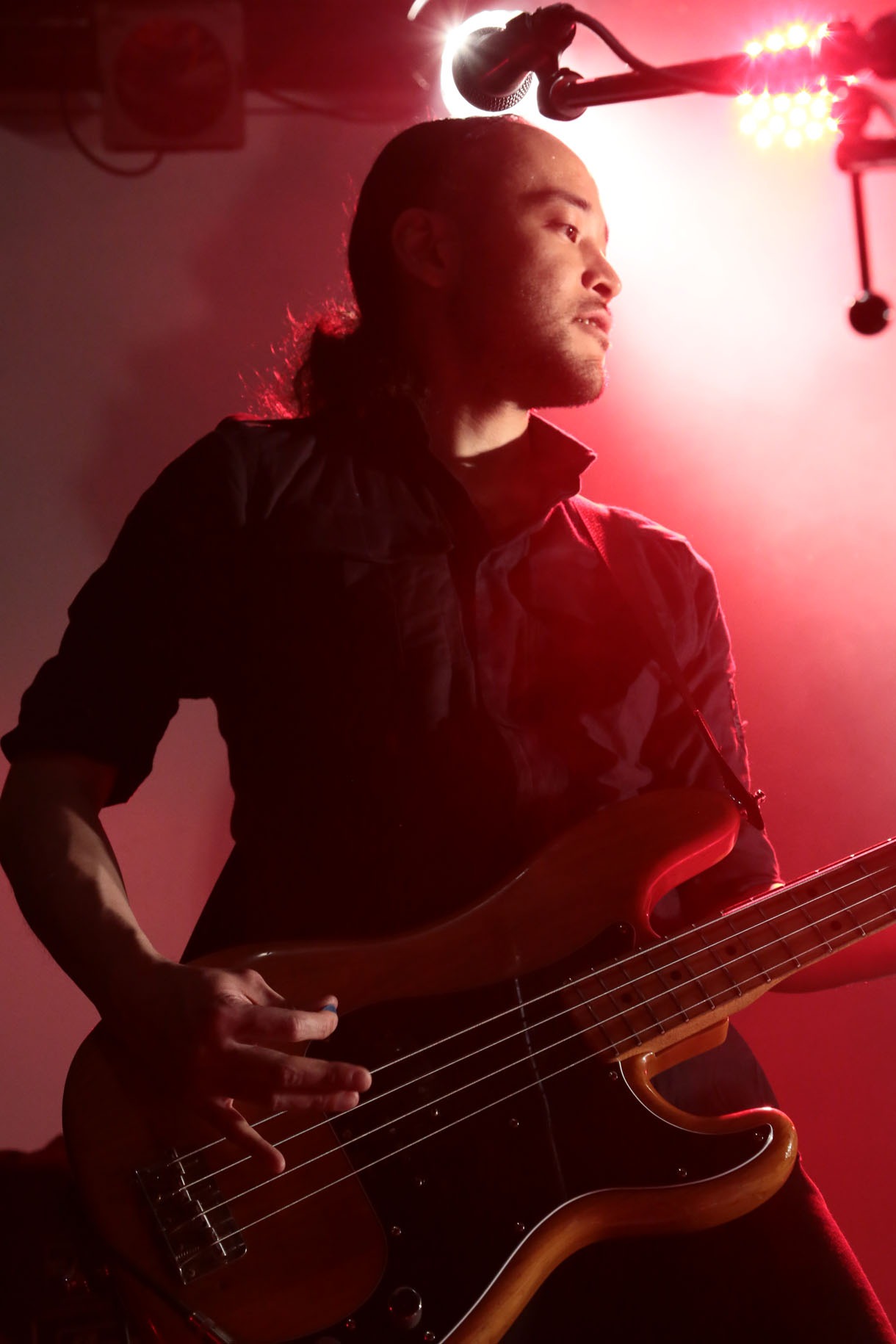 中島ケイゾー（B / The Mirraz）。写真は4月27日の東京・UNIT公演のもの。