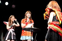 女性ファンとのトークを展開する仙石みなみ。