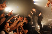 THE BACK HORN「KYO-MEIワンマンツアー～暁のファンファーレ～」の様子。（撮影：石井麻木）