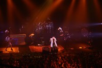 「UVERworld LIVE TOUR 2014 Warm-UP Gig」SHIBUYA-AX公演の様子。