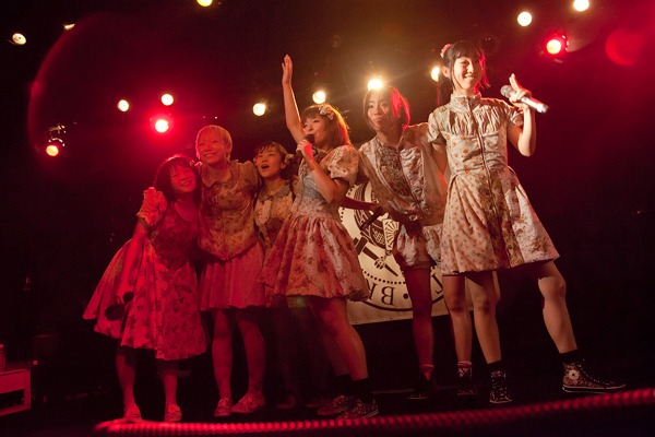 「THE BiS WHO SOLD THE WORLD TOUR」神奈川・club LIZARD公演でのBiS。