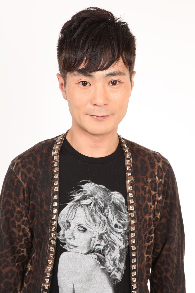 入江慎也（カラテカ）