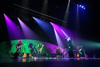 5月1日に東京・日本青年館で行われた「sukekiyo 二〇一四年公演『別れを惜しむフリは貴方の為』」の様子（撮影：尾形隆夫）