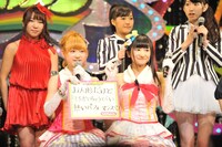 左から小島瑠那、外崎梨香（Doll☆Elements）。