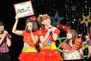 5月2日に東京・TSUTAYA O-EASTで行われた「東京アイドルフェスティバル 2014」の記者会見でのスルーズキルズ。左から栗山夢衣、西尾舞生。