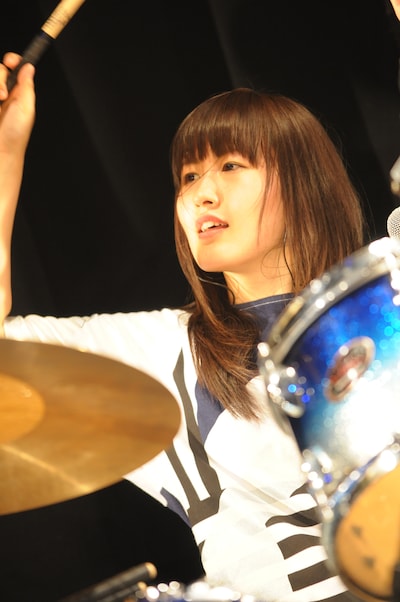 澤村小夜子（Dr）（Photo by H.and.A）