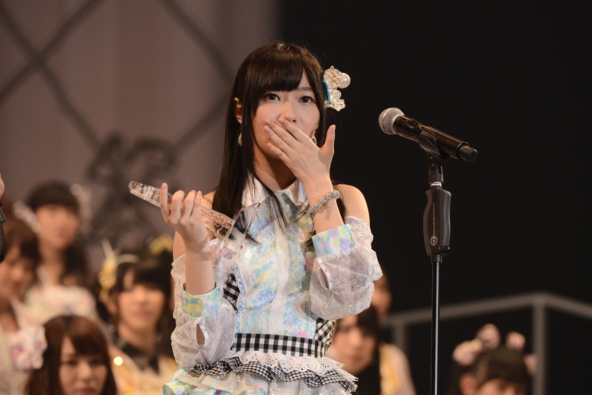2013年の「AKB48 32ndシングル 選抜総選挙 ～夢は一人じゃ見られない～」で1位の座を獲得した指原莉乃（HKT48）。(c)AKS