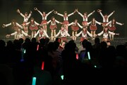 「手をつなぎながら」をパフォーマンスするSKE48新チームE。(c)AKS
