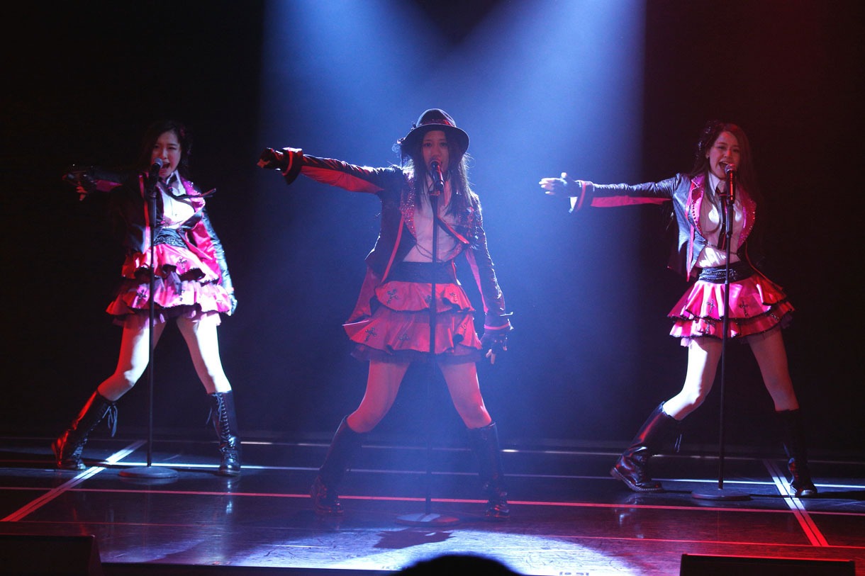 「ラムネの飲み方」をパフォーマンスするSKE48新チームKII。(c)AKS