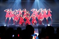 「ラムネの飲み方」をパフォーマンスするSKE48新チームKII。(c)AKS