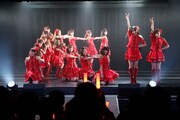 「ラムネの飲み方」をパフォーマンスするSKE48新チームKII。(c)AKS