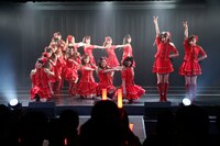 「ラムネの飲み方」をパフォーマンスするSKE48新チームKII。(c)AKS