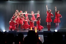 「ラムネの飲み方」をパフォーマンスするSKE48新チームKII。(c)AKS