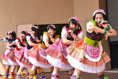 5月3日に東京・東京ドームシティ ラクーアガーデンステージで行われた「いいくらし発売記念Free Event Tour」東京公演の様子。