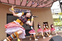 5月3日に東京・東京ドームシティ ラクーアガーデンステージで行われた「いいくらし発売記念Free Event Tour」東京公演の様子。