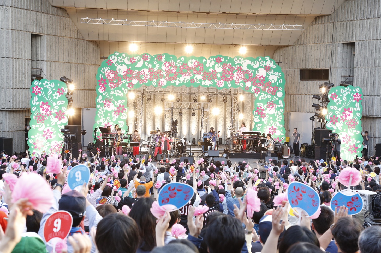 渡辺美里「美里祭り V9 Boom Boom Bloom」の様子。