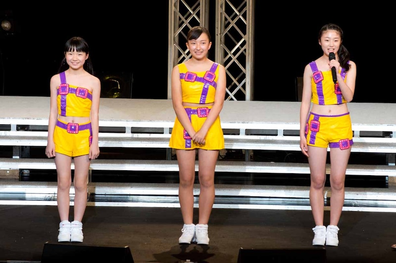 ハロプロ研修生新メンバー。左から斎藤夏奈、竹村未羽、哀川茉穂。