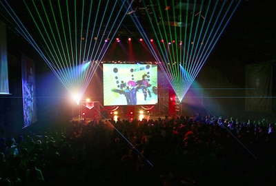 「hide FILM ALIVE～hide Memorial Day 2014～」の様子。