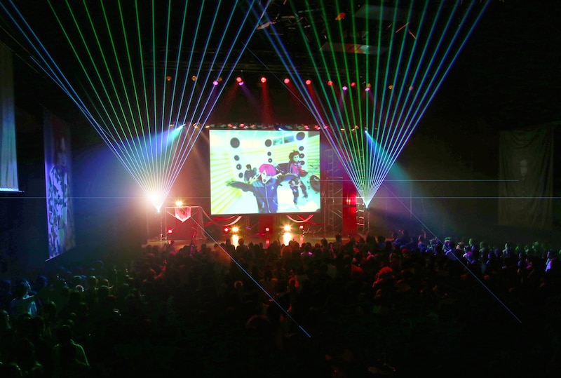 「hide FILM ALIVE～hide Memorial Day 2014～」の様子。