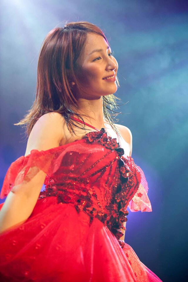 「吉川友 聖誕祭 ～HAPPY 22nd Birthday to 友～」ライブの様子。