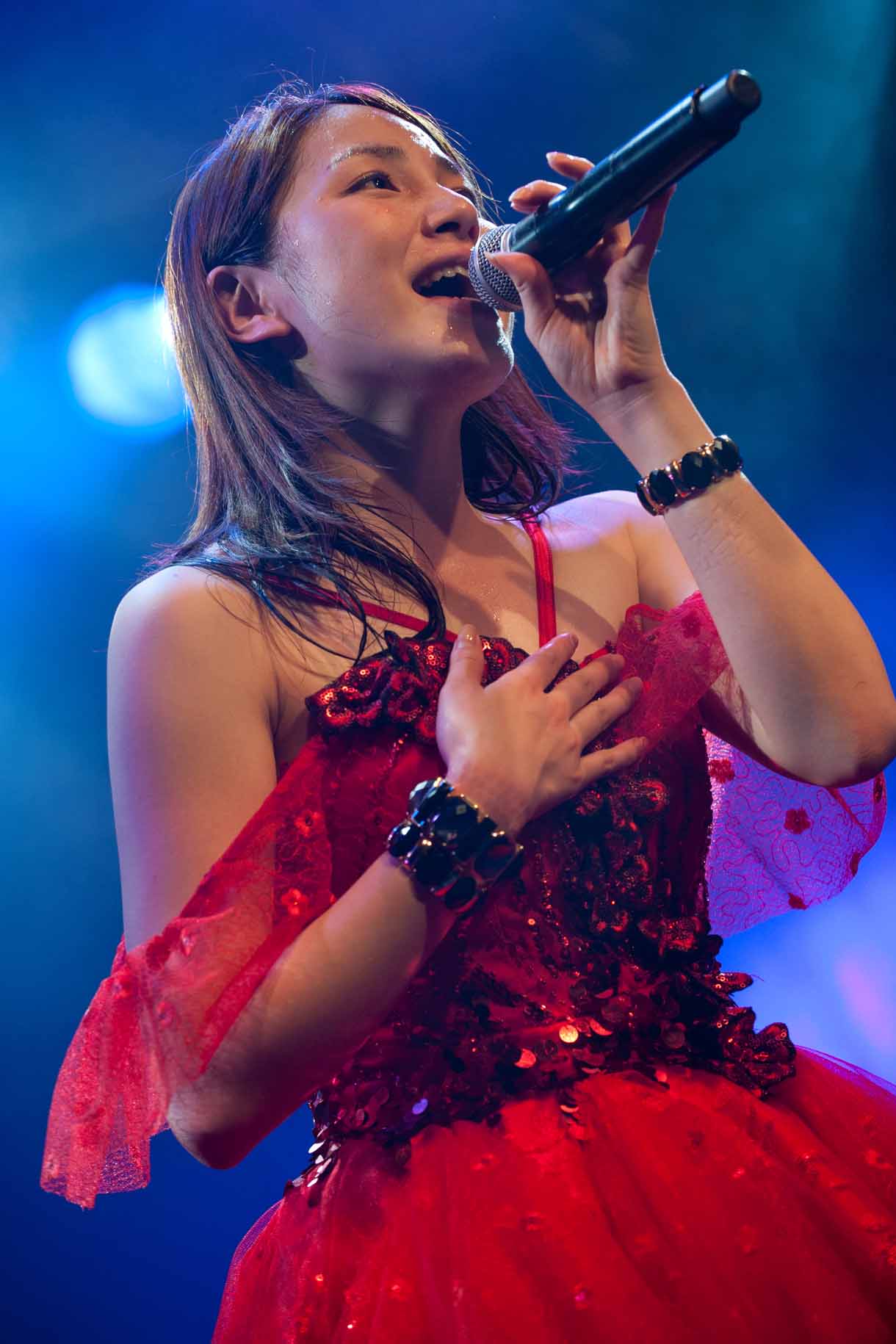 「吉川友 聖誕祭 ～HAPPY 22nd Birthday to 友～」ライブの様子。