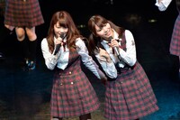 左から畠中清羅、川後陽菜。