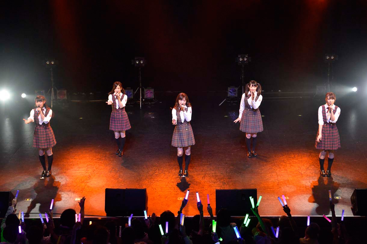 左から伊藤万理華、星野みなみ、斉藤優里、中田花奈、川後陽菜。