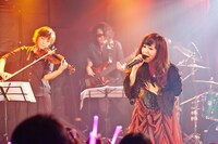 yucat with PARADOX「PARALLEL LIVE vol.4 ～闇深シ、我何想フ～」の様子。