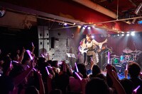 yucat with PARADOX「PARALLEL LIVE vol.4 ～闇深シ、我何想フ～」の様子。