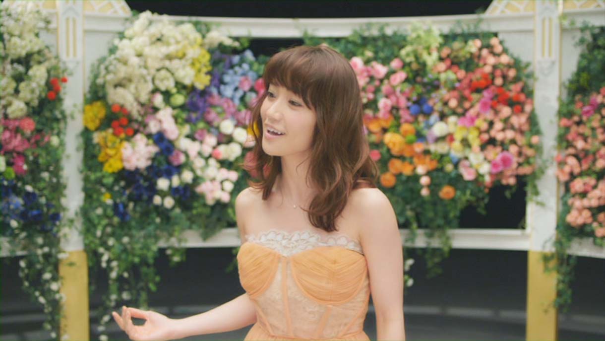 AKB48「今日までのメロディー」PVのワンシーン。 (c)AKS