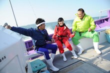 左から武井壮、指原莉乃、振分親方。 (c)テレビ朝日