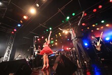 「アーバンギャルドのディストピア2014 ～新・前衛都市の憲法記念日～」新宿BLAZE公演の様子。