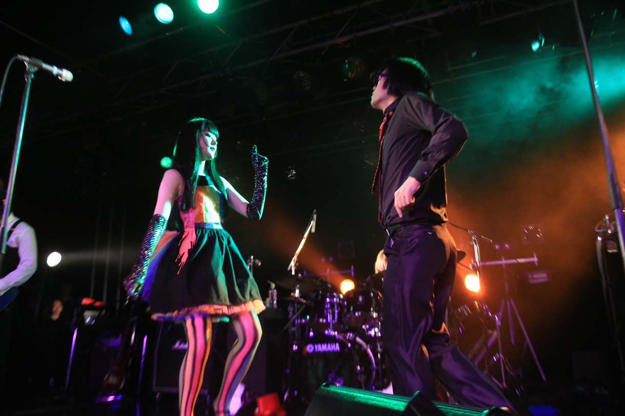 「アーバンギャルドのディストピア2014 ～新・前衛都市の憲法記念日～」新宿BLAZE公演の様子。