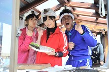 左から大家志津香、指原莉乃、武井壮。 (c)テレビ朝日