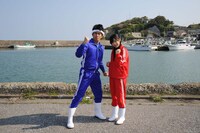 左から武井壮、指原莉乃。 (c)テレビ朝日