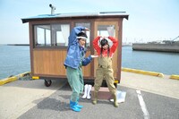 左から武井壮、指原莉乃。 (c)テレビ朝日