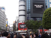本日5月6日13:00の東京・渋谷駅前の様子。