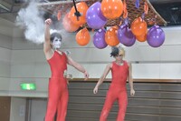 「頭を使え！トランポリンで100万円GET!」撮影中の様子。