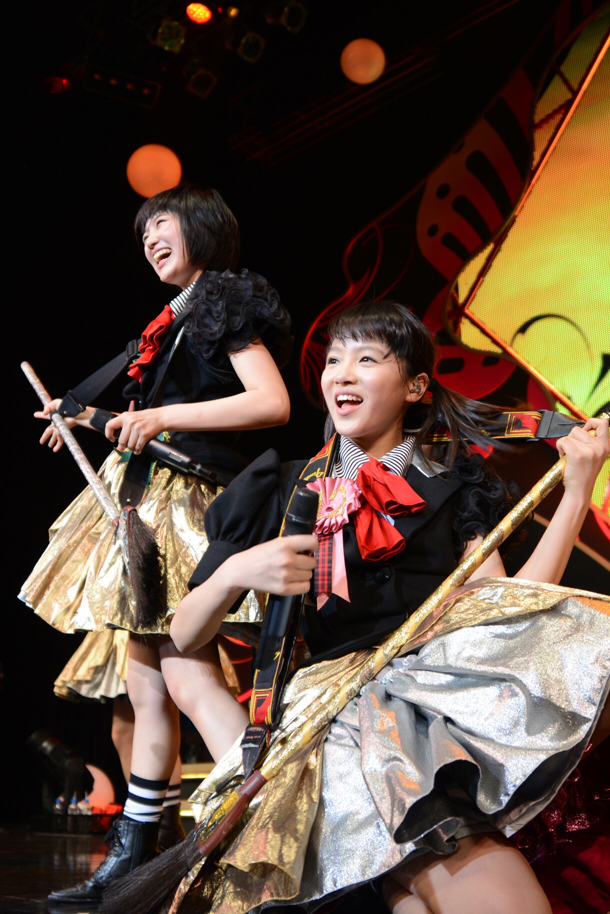 エビ中新体制の変化見せるツアーで“珍しく王道”な新曲披露 - 音楽ナタリー