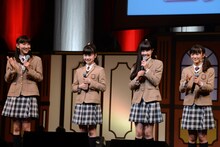 左からトーク委員長の野津友那乃、プロデュース委員長の水野由結、気合委員長の田口華、生徒会長の菊地最愛。