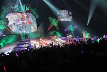 でんぱ組.inc「ワールドワイド☆でんぱツアー2014 in 日本武道館 ～夢で終わらんよっ！～」の様子。