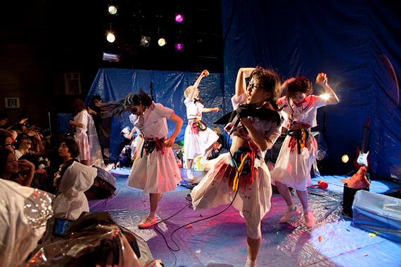 「BiS階段 LAST GIG」の模様。